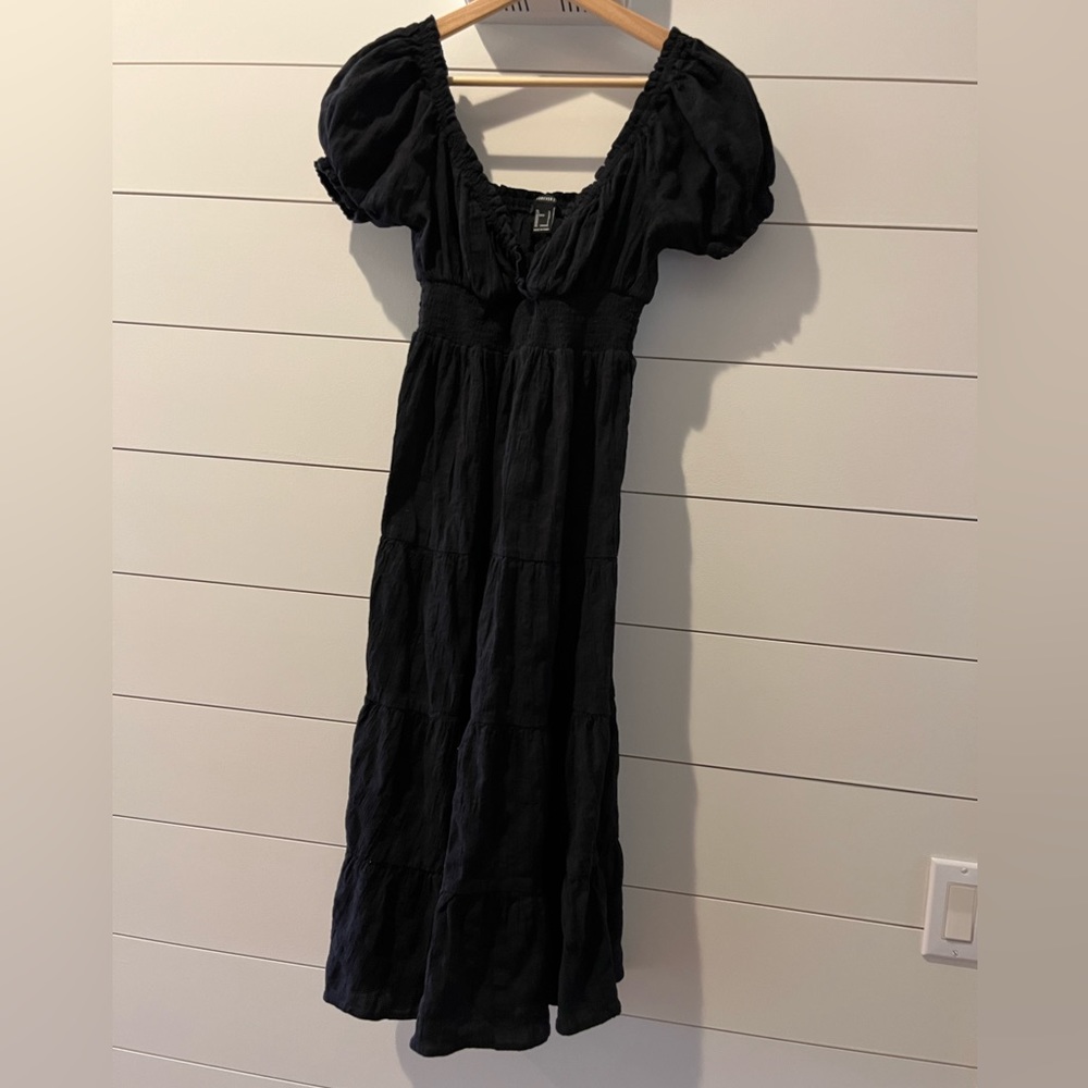 Forever 21 Black Puff-Sleeve Midi Dress